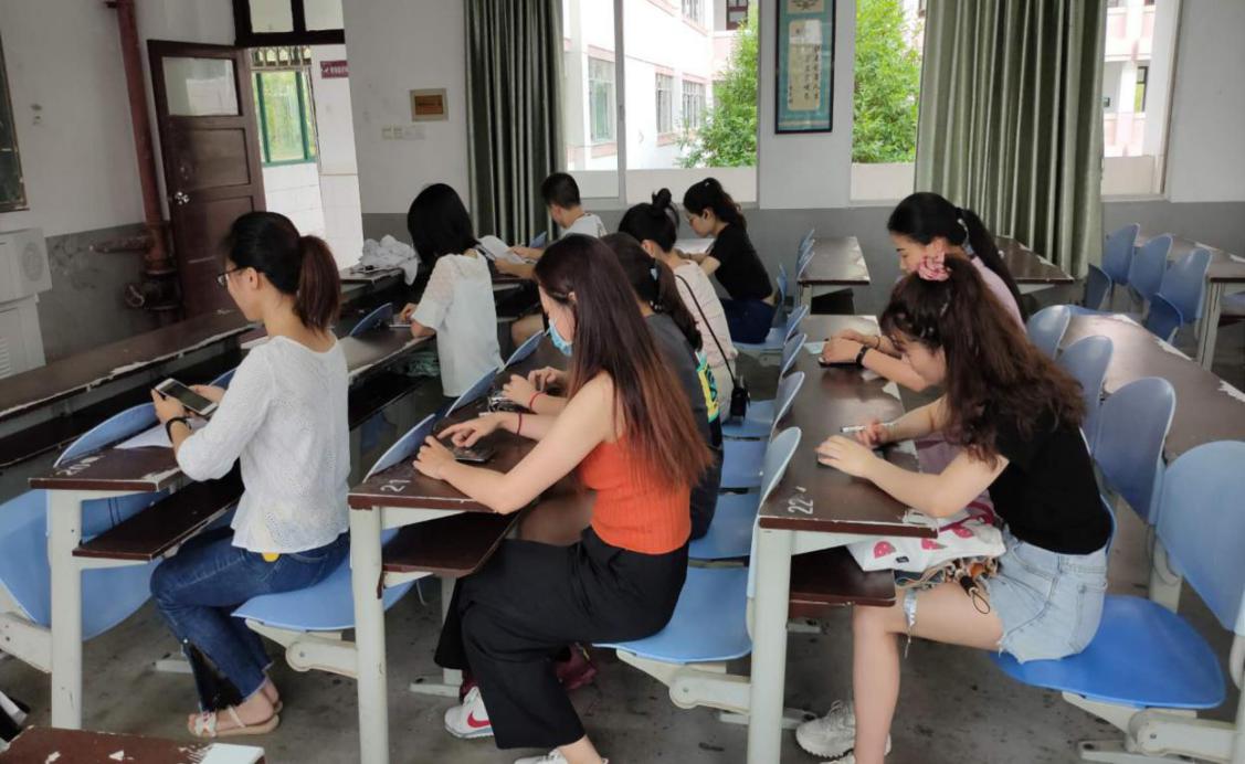 bwin必赢党支部现场向方璇同志学习活动
